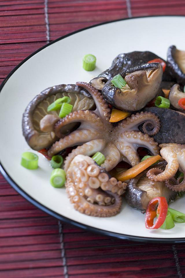 八爪魚哪個(gè)部位不能吃?網(wǎng)紅吃八爪魚為什么要爆頭? 八爪魚哪個(gè)部位不能吃?網(wǎng)紅吃八爪魚為什么要爆頭?